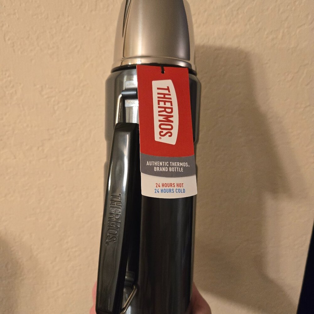 Thermos 40 oz. Stainless King Vacuum Insulated Stainless Steel Beverage Bottle